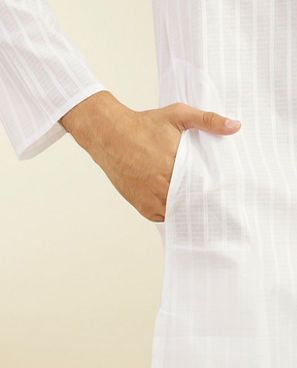 Diwas Men Cloud White Self Striped Kurta