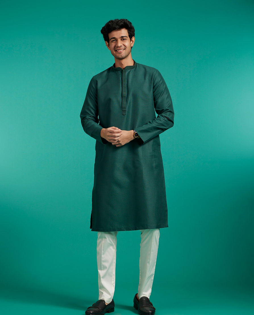 Diwas Men Bottle Green Plain Classic Kurta with Textured Neckline