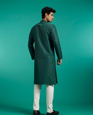 Diwas Men Bottle Green Plain Classic Kurta with Textured Neckline