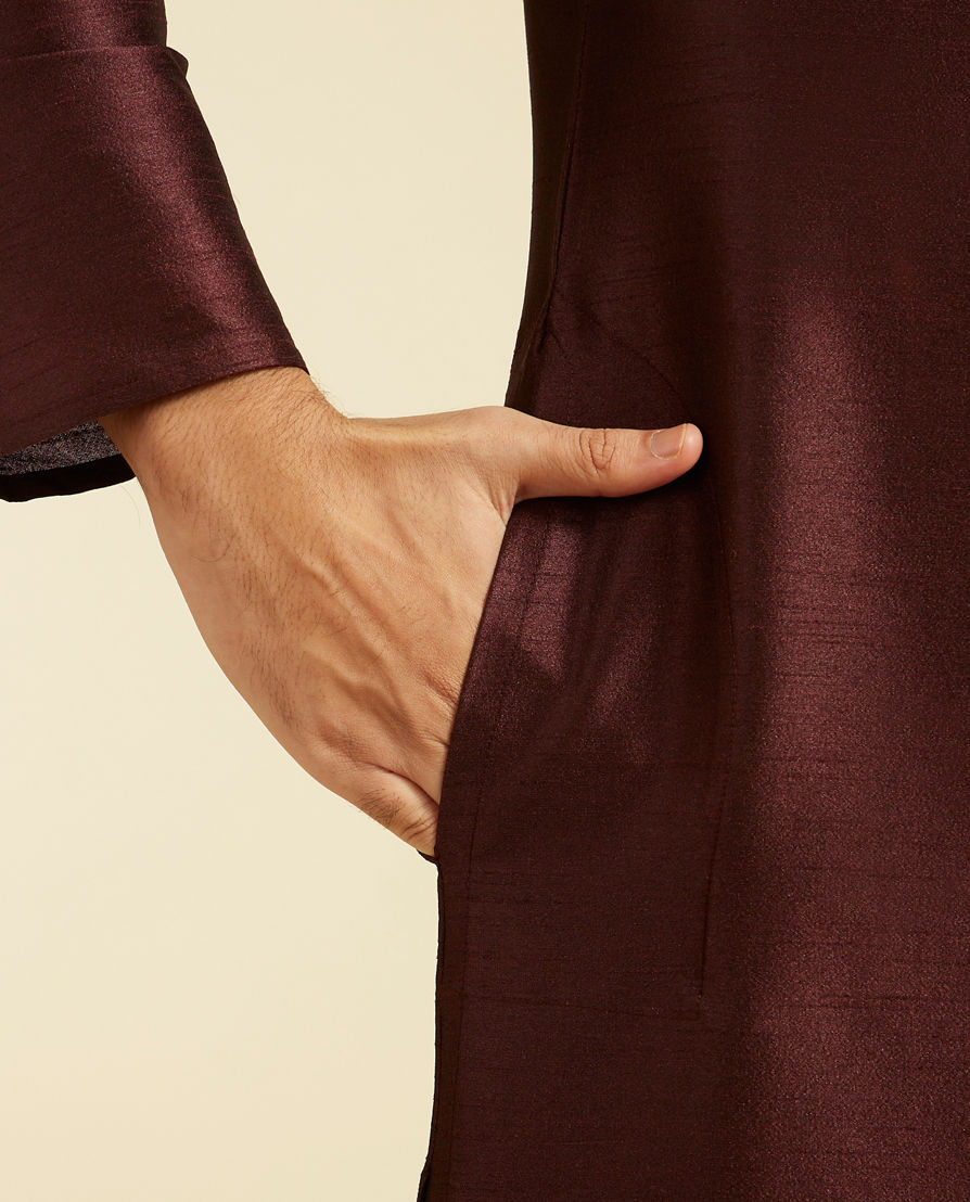 Diwas Men Wine Red Plain Kurta With Embroidered Collar