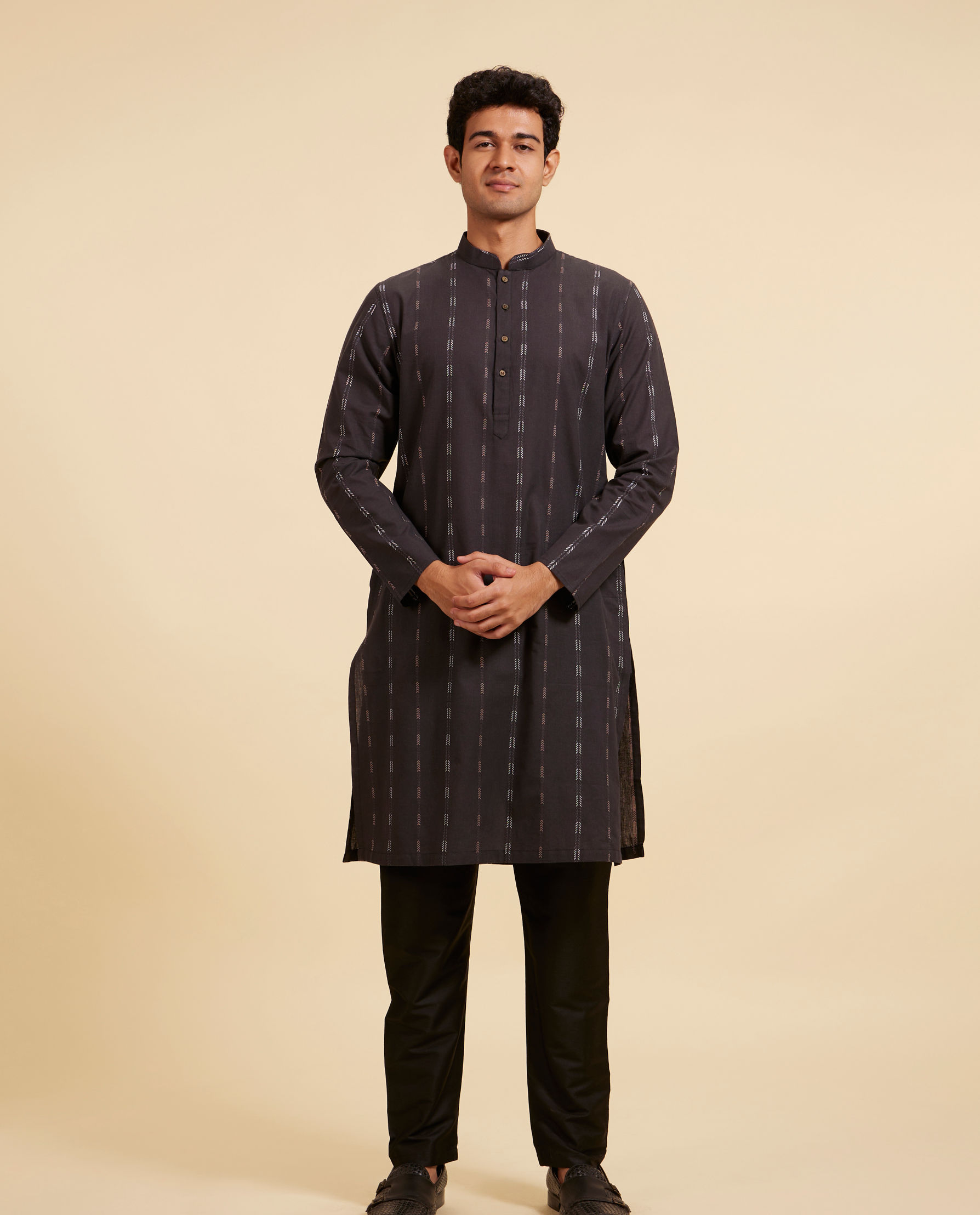 Diwas Men Charcoal Black Linear Patterned Kurta