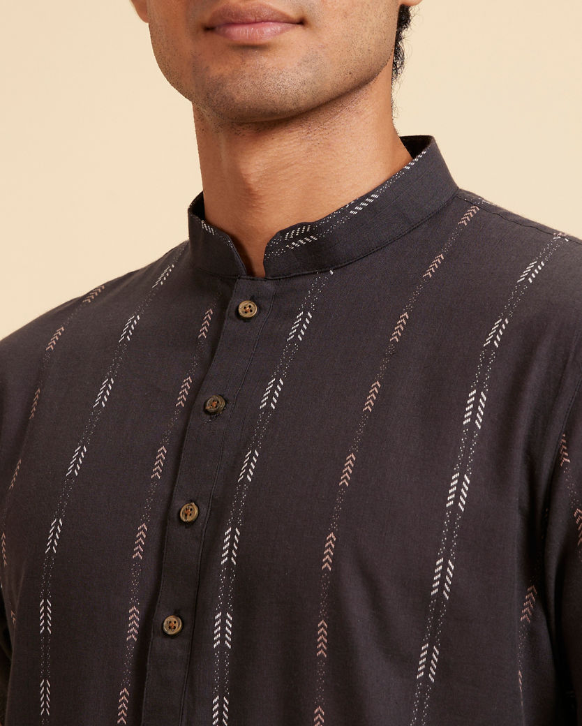 Diwas Men Charcoal Black Linear Patterned Kurta