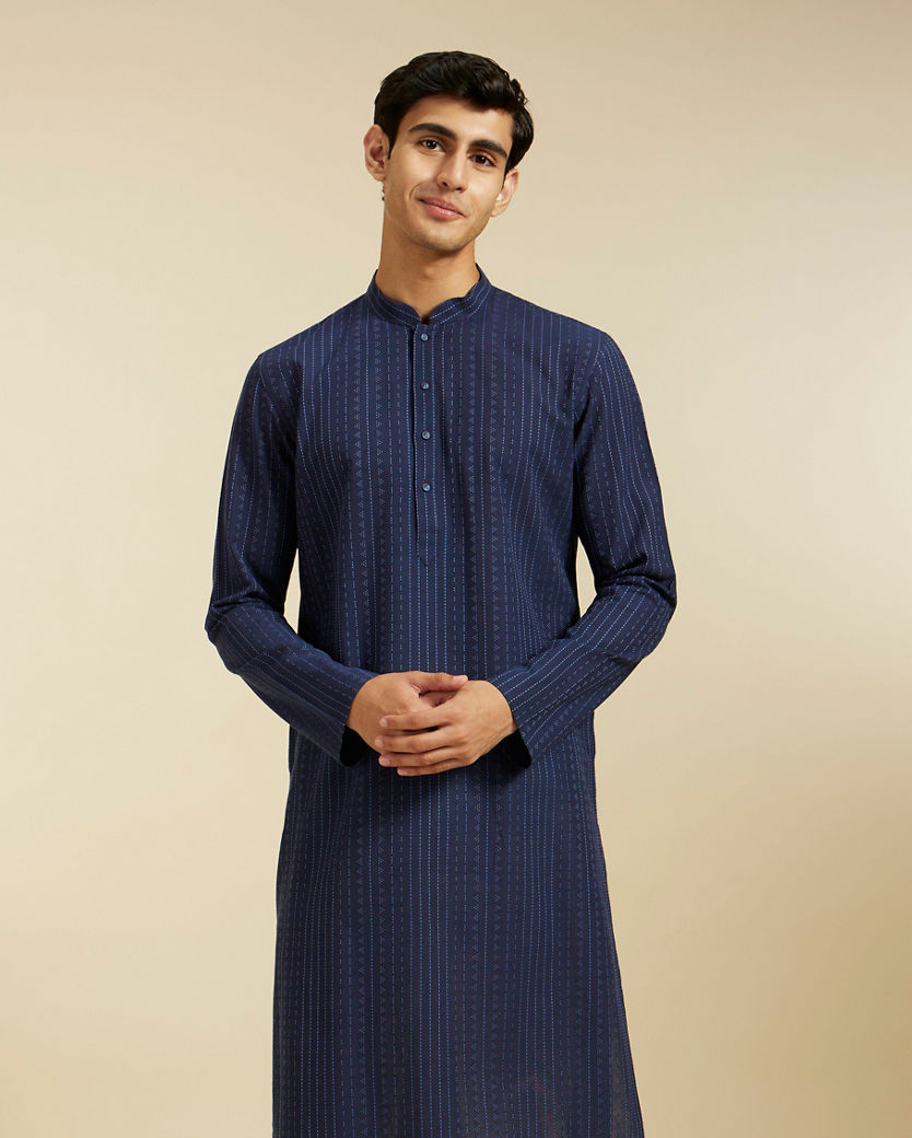 alt message - Diwas Men Indigo Blue Linear Patterned Kurta image number 0