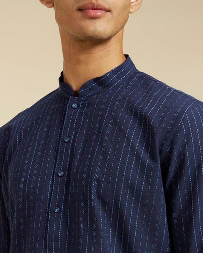 Diwas Men Indigo Blue Linear Patterned Kurta