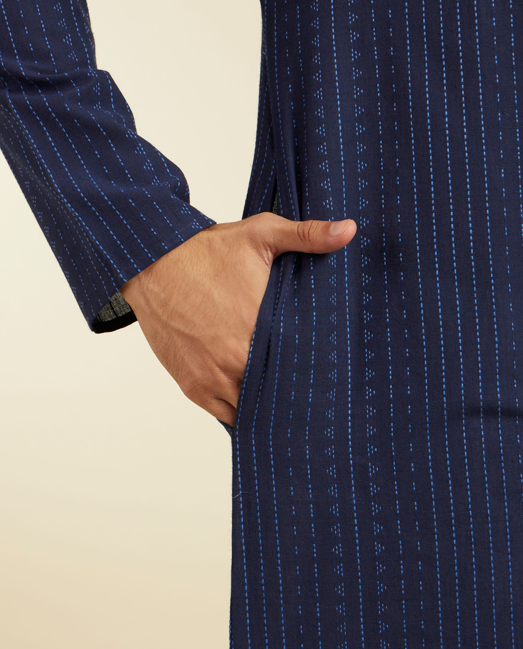 Diwas Men Indigo Blue Linear Patterned Kurta