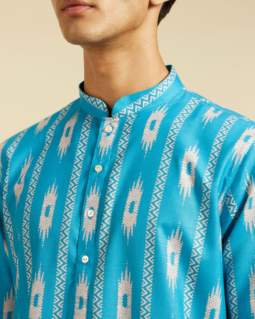 alt message - Diwas Men Turquoise Blue Ikat Inspired Patterned Kurta image number 1