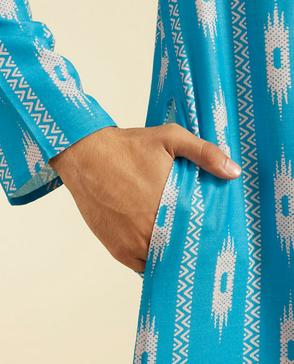 alt message - Diwas Men Turquoise Blue Ikat Inspired Patterned Kurta image number 3