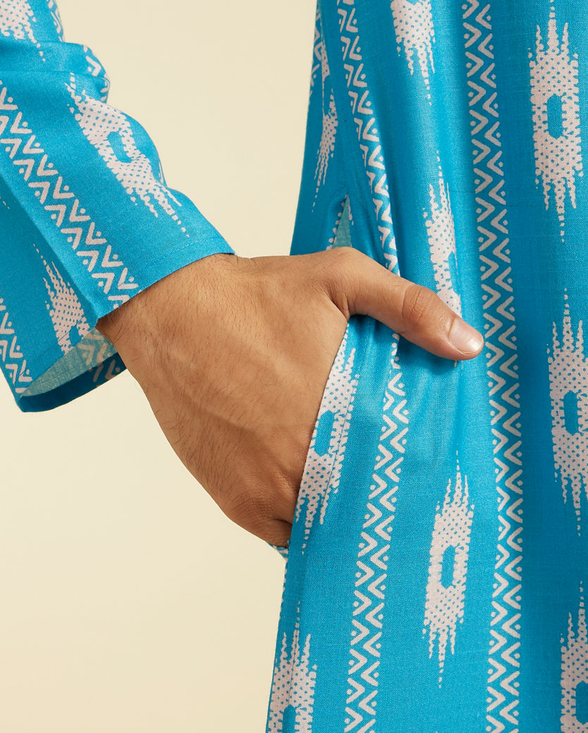 alt message - Diwas Men Turquoise Blue Ikat Inspired Patterned Kurta image number 3