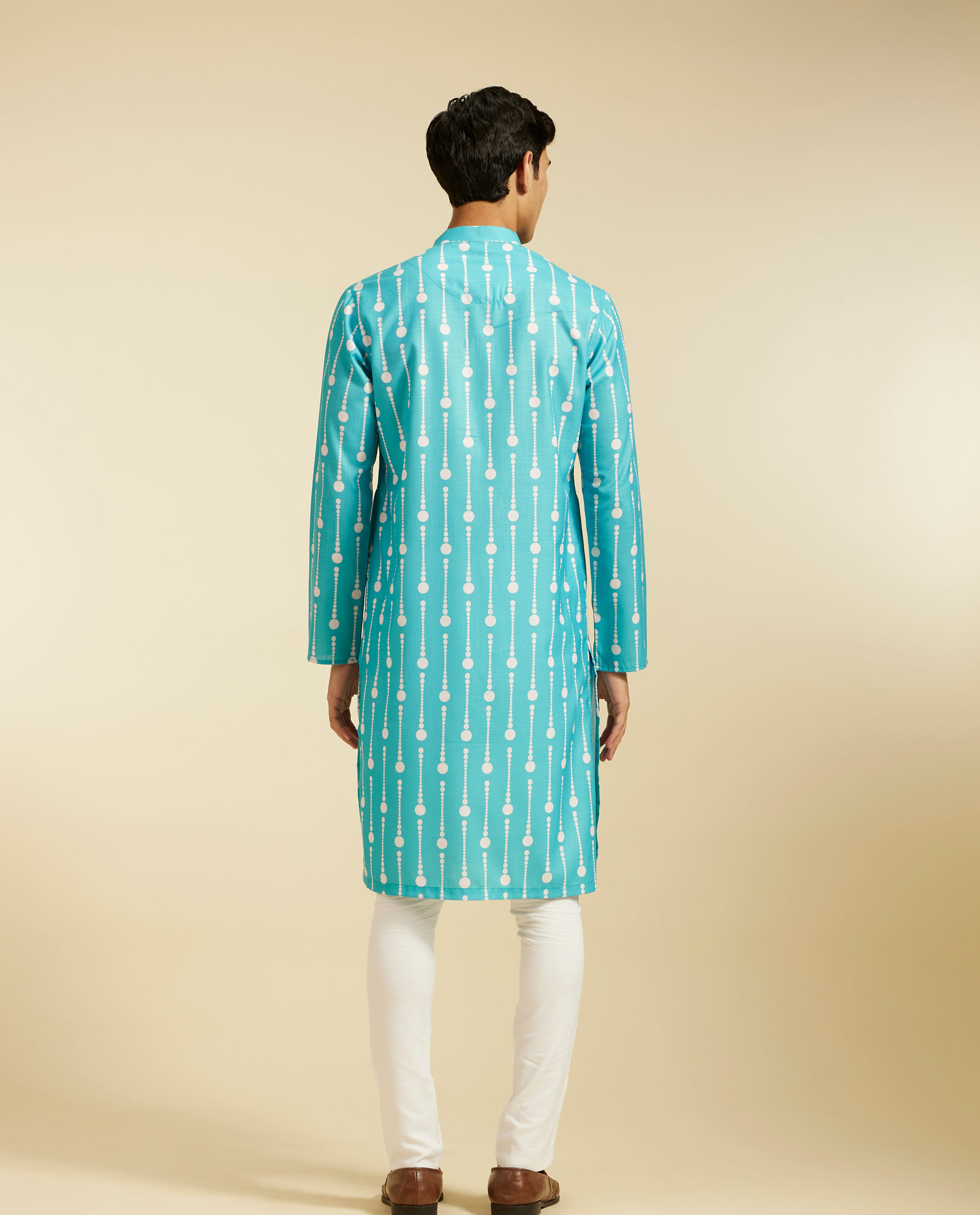 alt message - Diwas Men Turquoise Blue Modish Dotted Printed Kurta image number 4