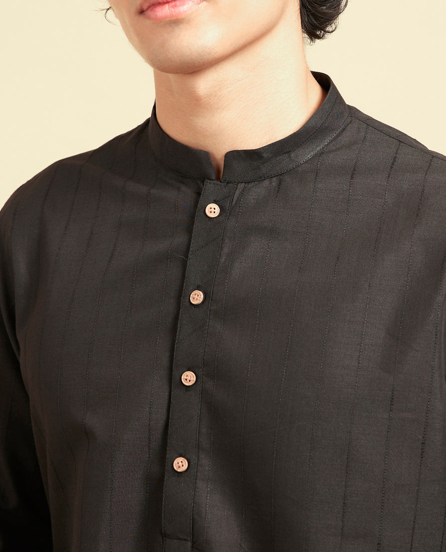 Diwas Men Black Elegance Cotton Kurta