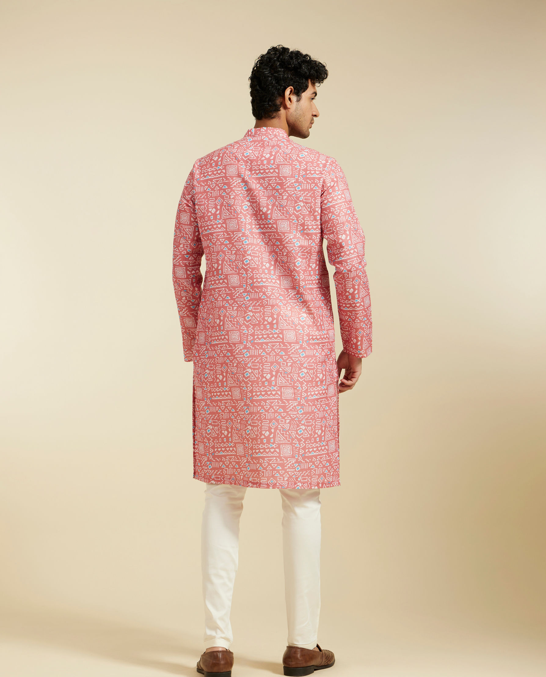 alt message - Diwas Men Coral Peach Aztec Printed Kurta image number 4