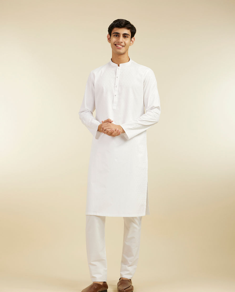 Diwas Men Snow White Self Textured Kurta