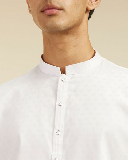 Diwas Men Snow White Self Textured Kurta