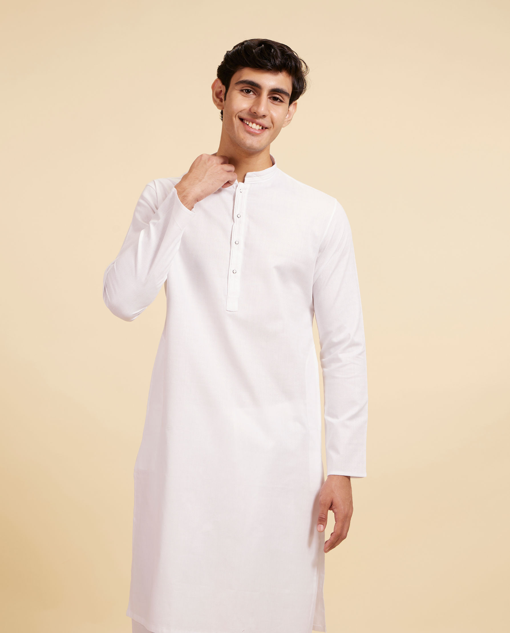 Diwas Men Pristine White Cotton Kurta