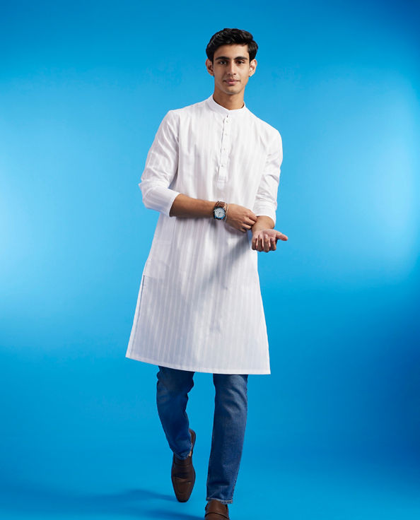 alt message - Diwas Men White Cotton Kurta - Celebration Wear image number 2