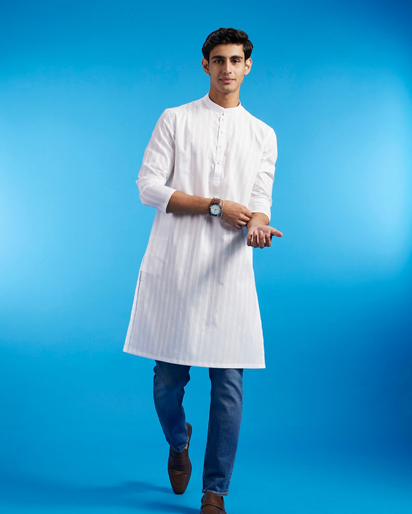 alt message - Diwas Men White Cotton Kurta - Celebration Wear image number 2