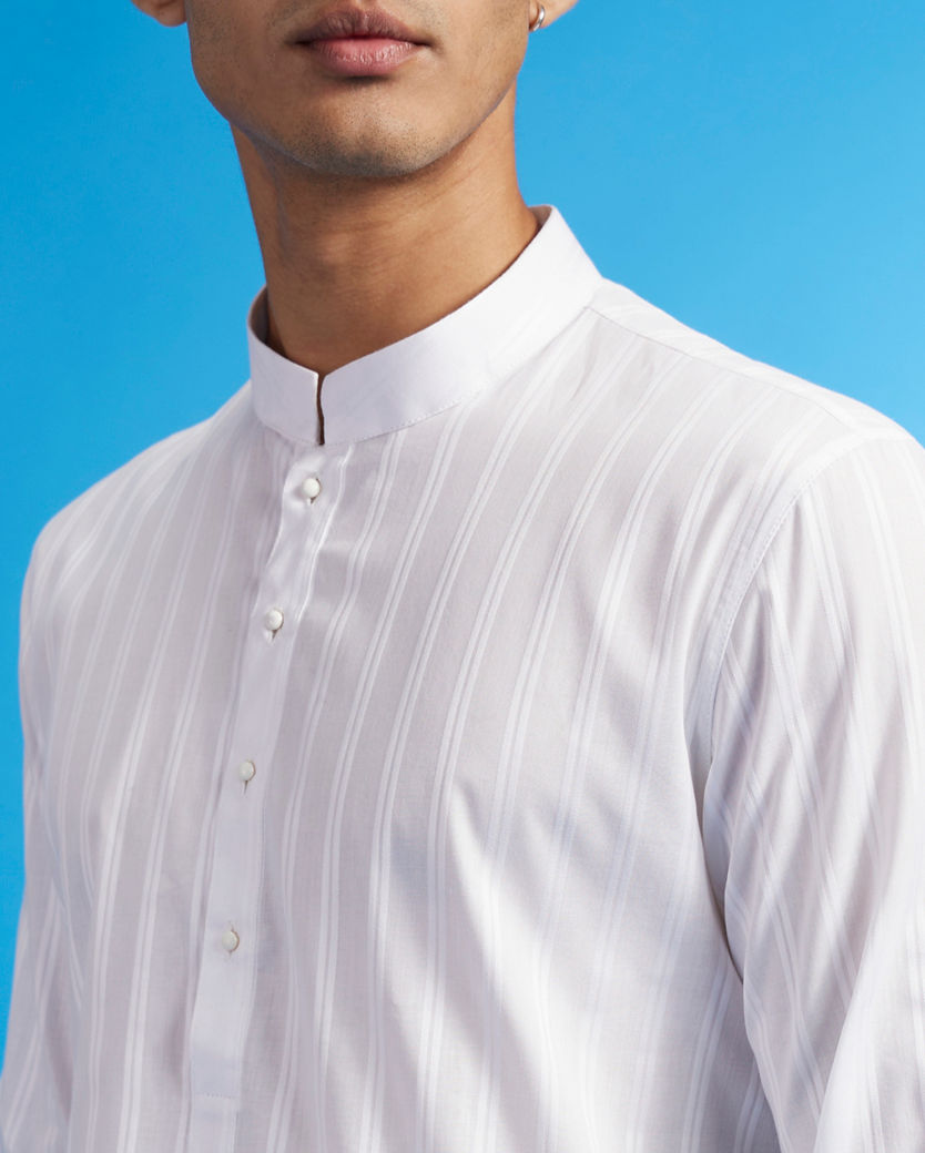 alt message - Diwas Men White Cotton Kurta - Celebration Wear image number 1