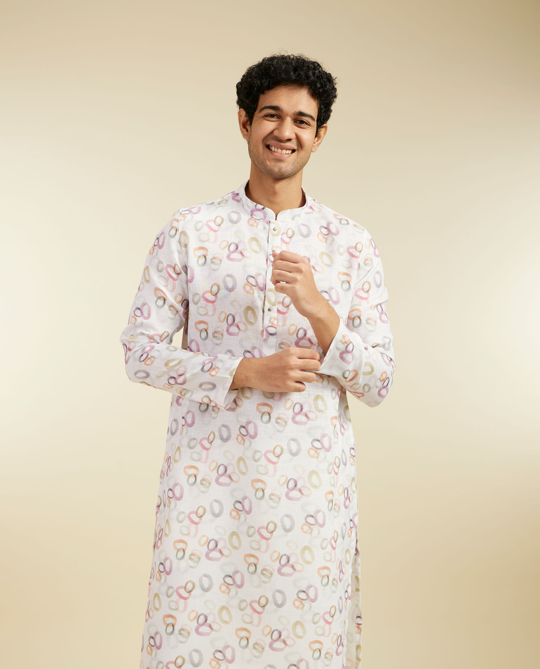 alt message - Diwas Men Pearl White Abstract Circles Kurta image number 0