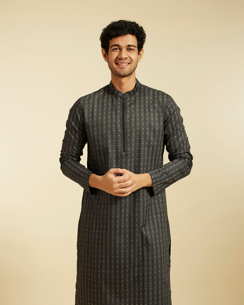 alt message - Diwas Men Charcoal Black Linear Printed Kurta image number 0