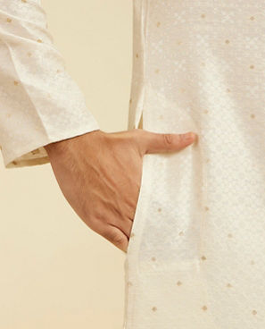 Diwas Men Cream White Lattice Patterned Kurta with Dotted Print