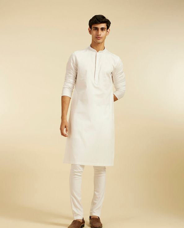 alt message - Diwas Men Ice White Classic Kurta with Embroidered Placket image number 2