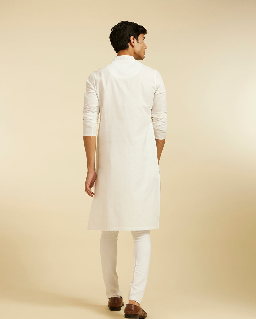 Diwas Men Ice White Plain Classic Kurta with Embroidered Placket