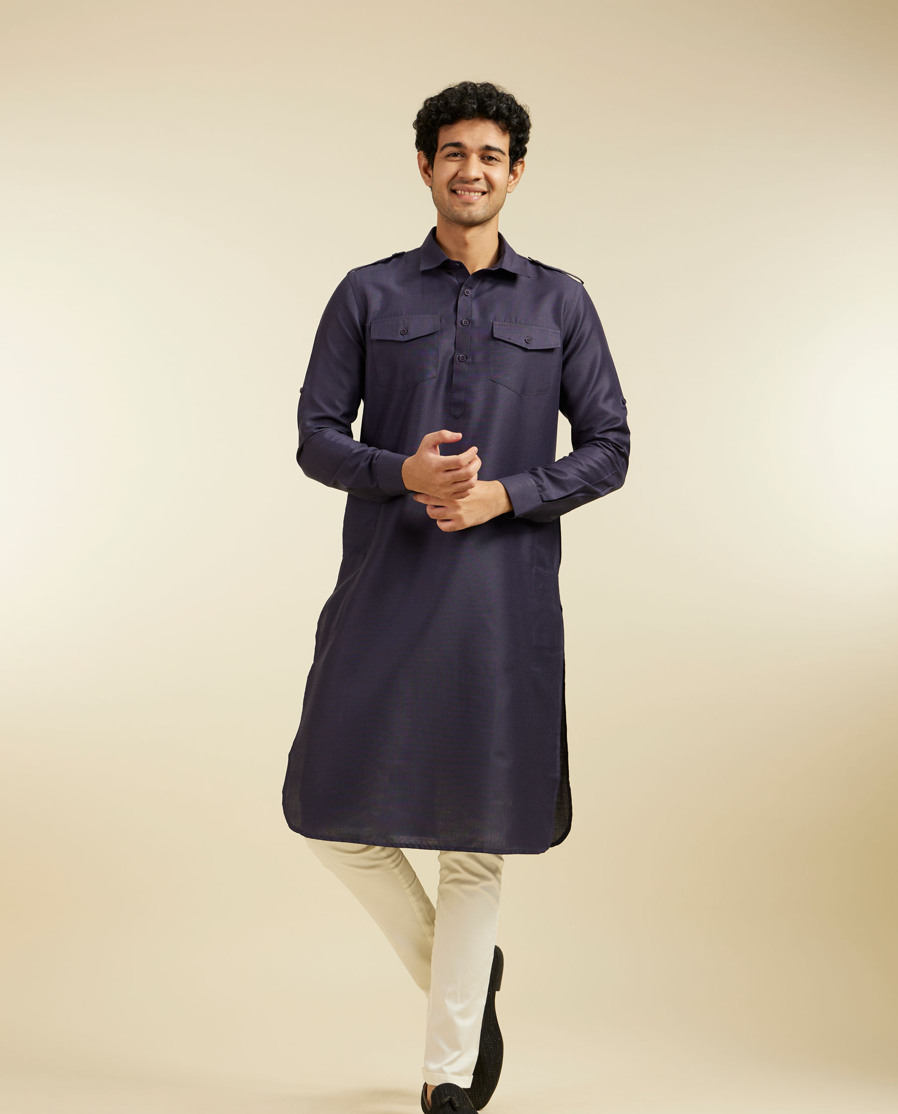 alt message - Diwas Men Indigo Blue Pathani Kurta with Cuffed Sleeves image number 2