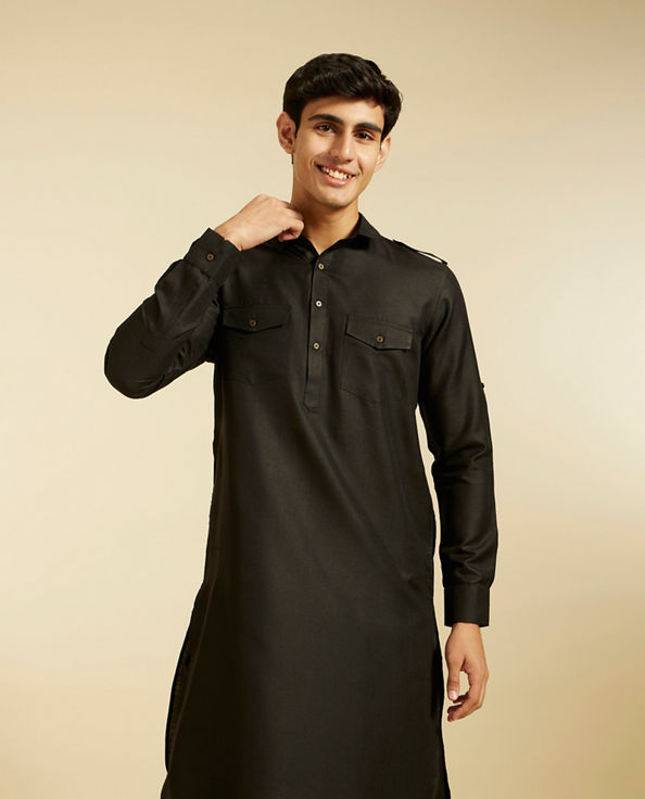 alt message - Diwas Men Midnight Black Pathani Kurta with Cuffed Sleeves image number 0