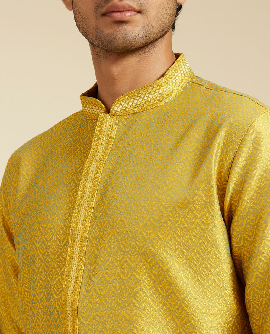 Diwas Men Mehndi Green Jaal Patterned Kurta with Fern Motifs