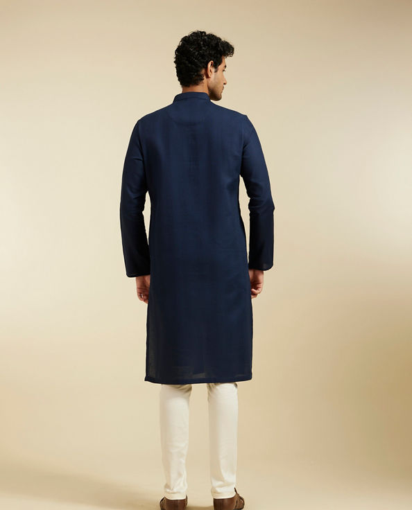 alt message - Diwas Men Indigo Blue Plain Classic Kurta image number 4