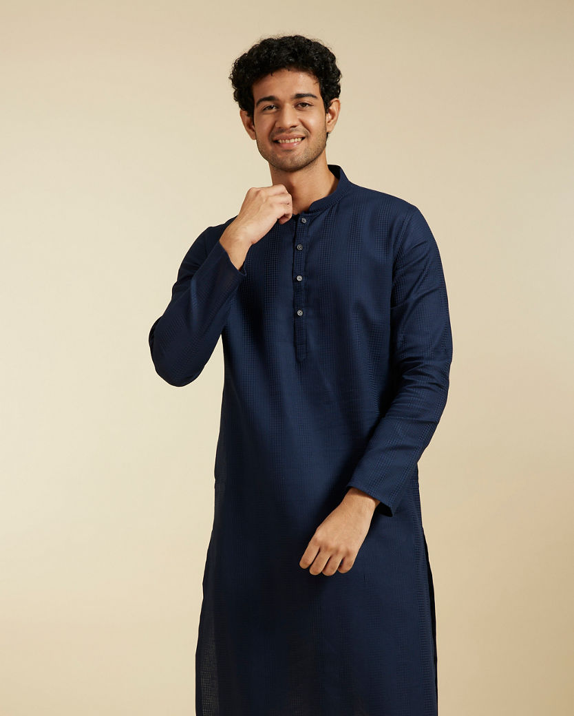 alt message - Diwas Men Indigo Blue Plain Classic Kurta image number 0