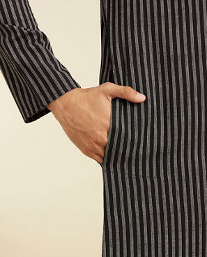 Diwas Men Ebony Black Linear Patterned Striped Kurta