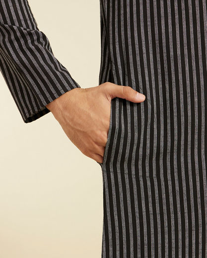 Diwas Men Ebony Black Linear Patterned Striped Kurta