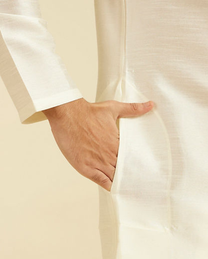 Diwas Men Warm White Plain Classic Kurta with Embroidered Placket