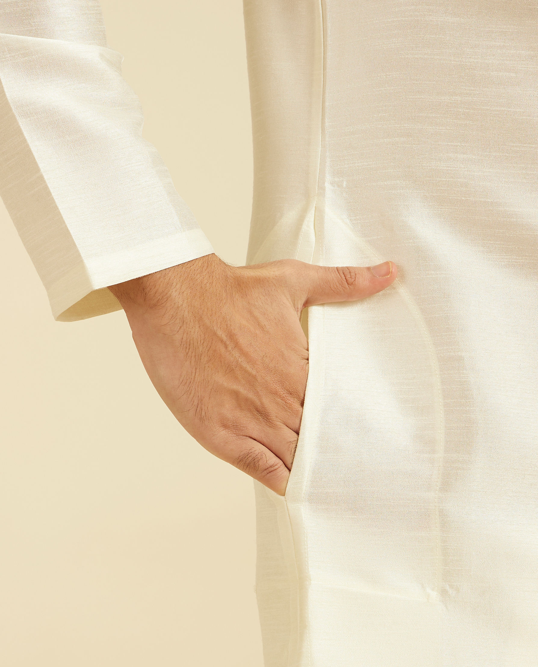 Diwas Men Warm White Plain Classic Kurta with Embroidered Placket