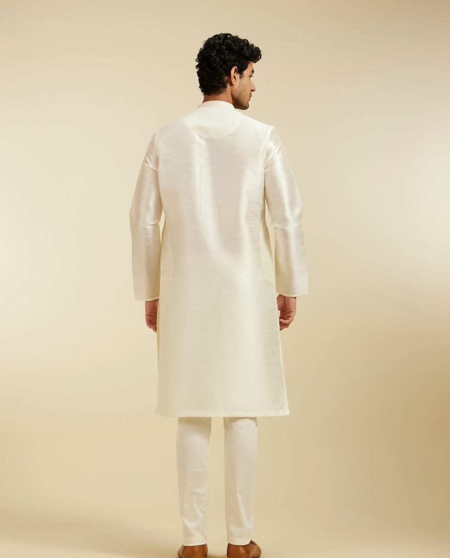 Diwas Men Warm White Plain Kurta With Embroidered Neckline