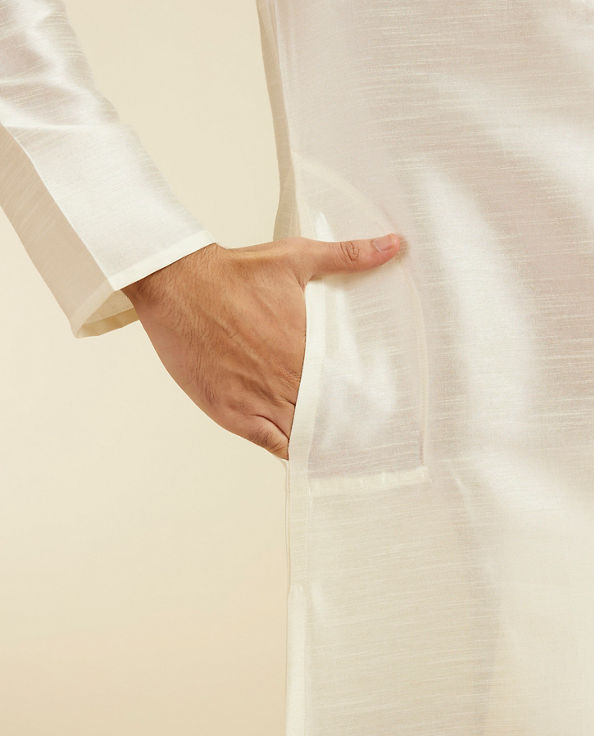 Diwas Men Warm White Plain Kurta With Embroidered Neckline