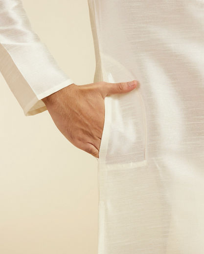 Diwas Men Warm White Plain Kurta With Embroidered Neckline