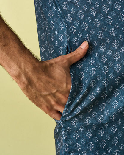 Diwas Men Elegant Greyish Blue Kurta Pajama