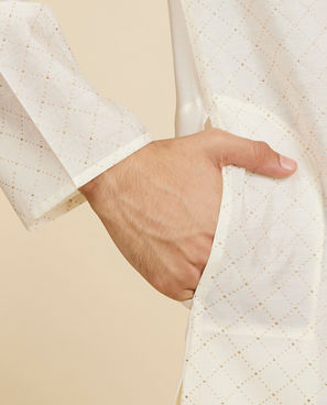 Diwas Men Cream White Grid Patterned Kurta