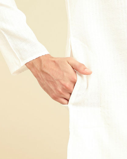 Diwas Men Graceful White Kurta