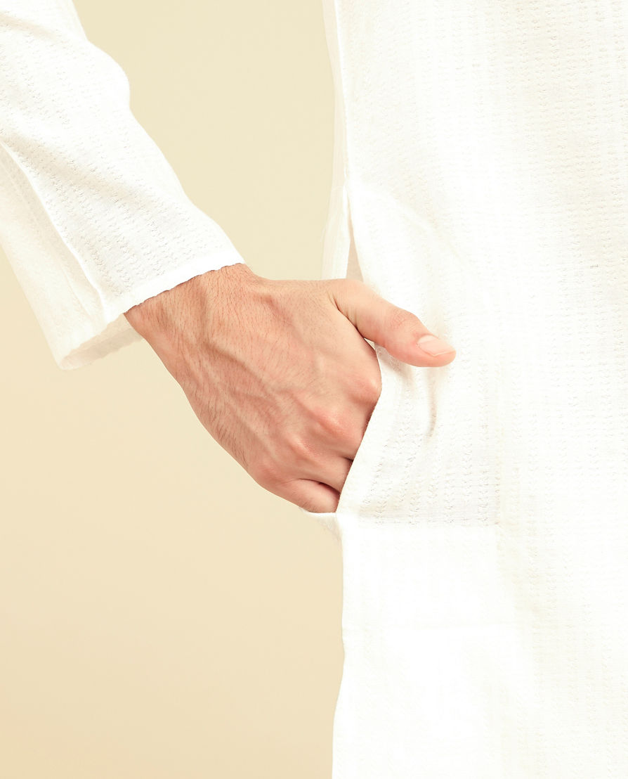 Diwas Men Graceful White Kurta