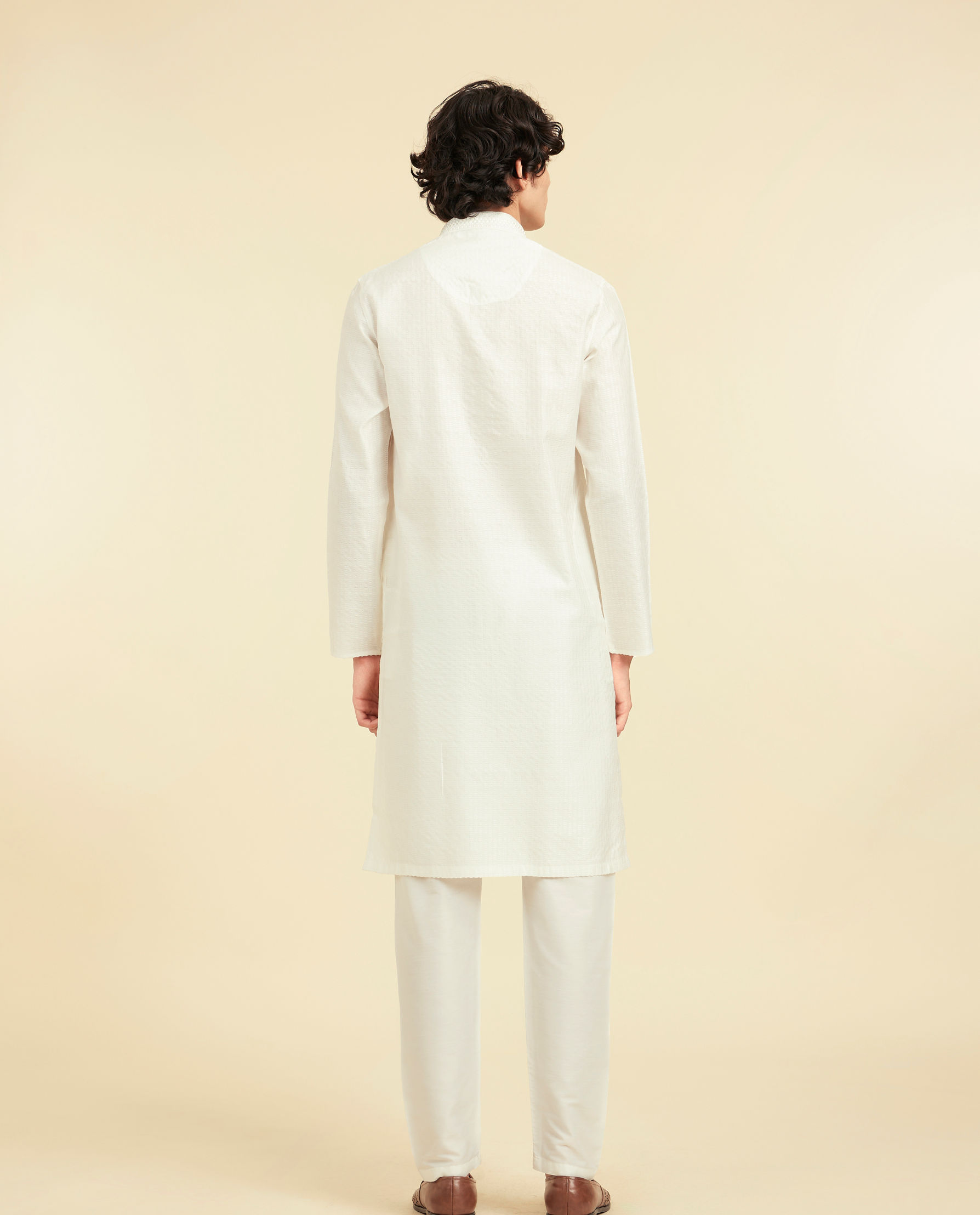 Diwas Men Graceful White Kurta