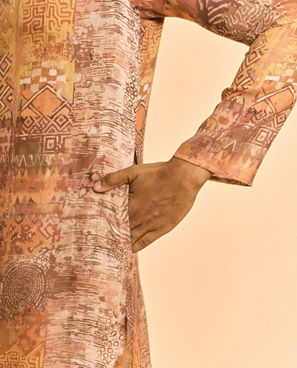 Diwas Men Elegant Fawn Cotton Kurta