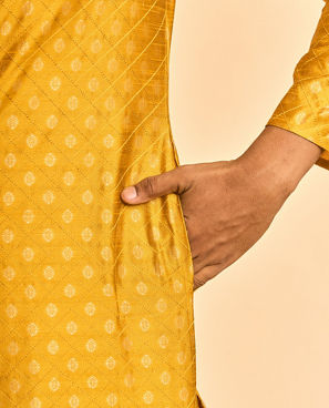 Diwas Men Mustard Mellow Kurta