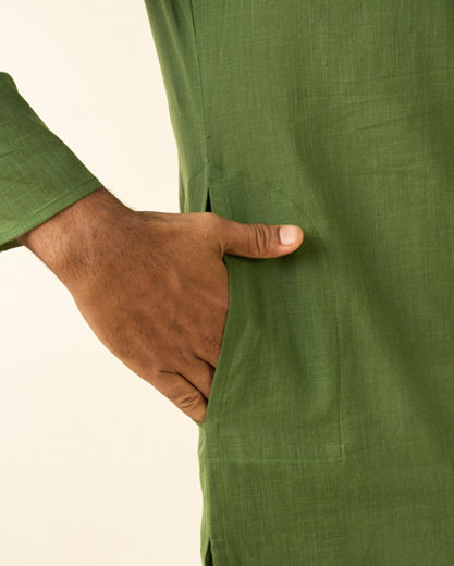 Diwas Men Enchanting Olive Green Cotton Kurta