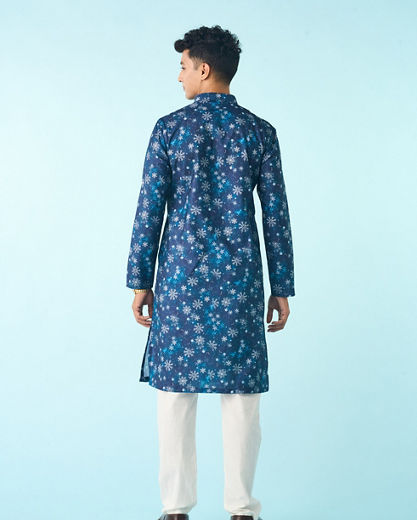 Diwas Men Enchanting Dark Blue Kurta