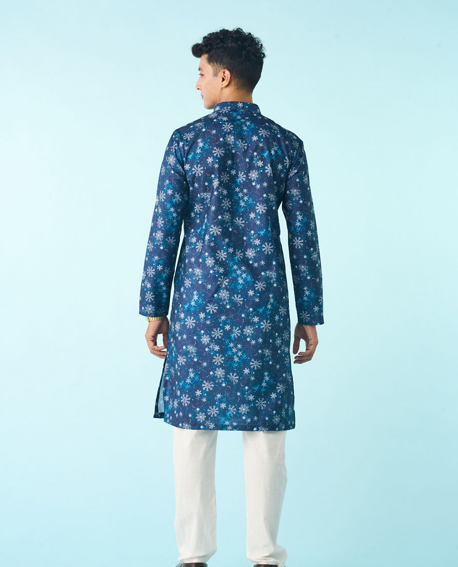 Diwas Men Enchanting Dark Blue Kurta