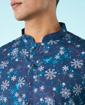 Diwas Men Enchanting Dark Blue Kurta