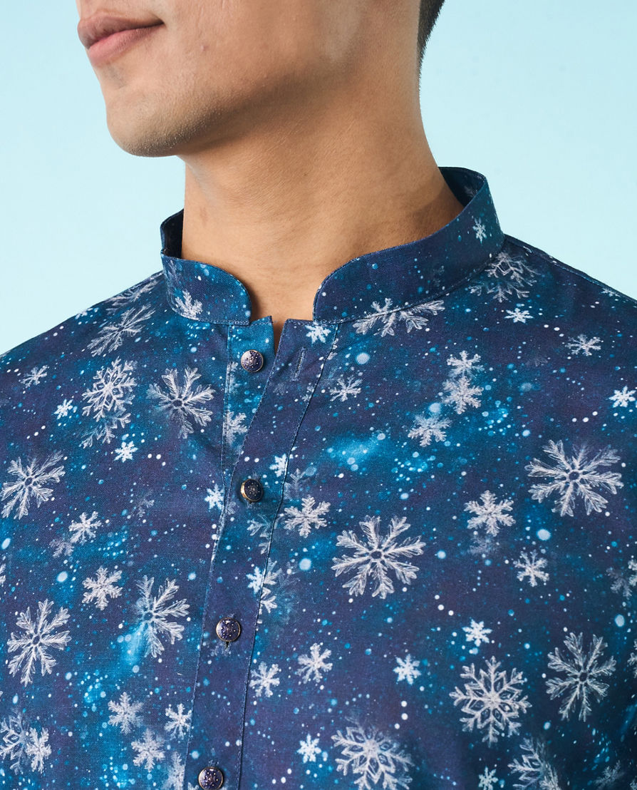 Diwas Men Enchanting Dark Blue Kurta